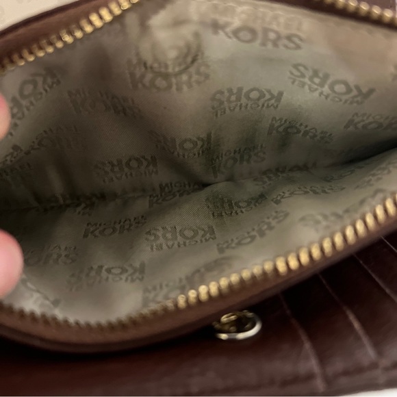 MICHAEL KORS MK Signature Jacquard Canvas with brown leather/ gold studs Wallet - Picture 10 of 16